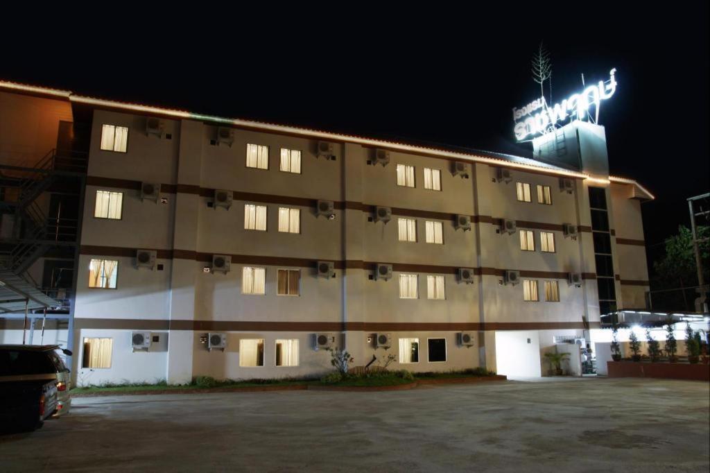 Ratchaphruek 2007 Hotel Chom Thong Exterior foto