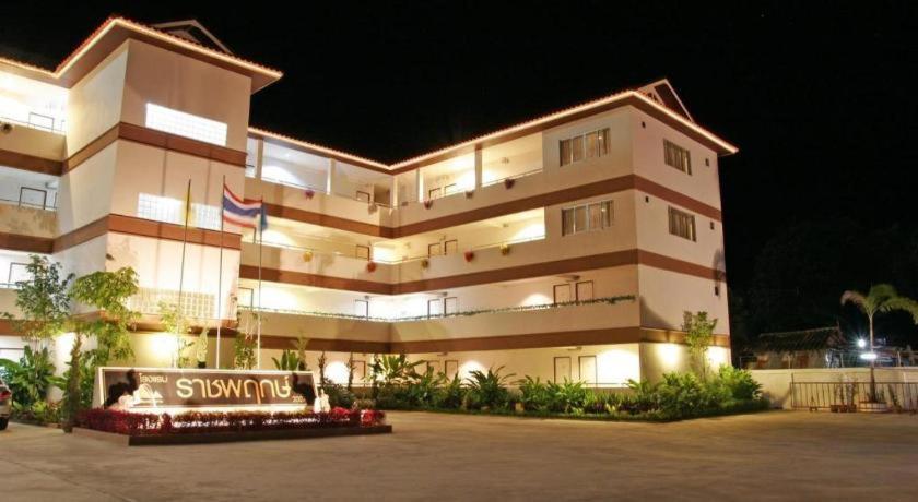 Ratchaphruek 2007 Hotel Chom Thong Exterior foto