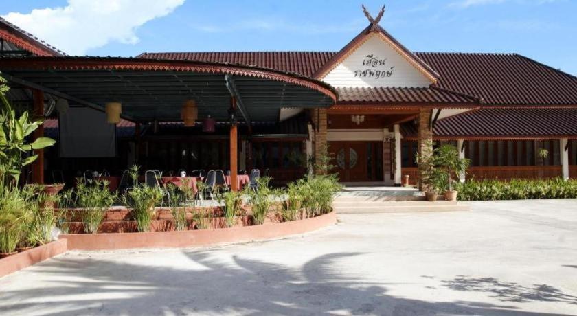 Ratchaphruek 2007 Hotel Chom Thong Exterior foto